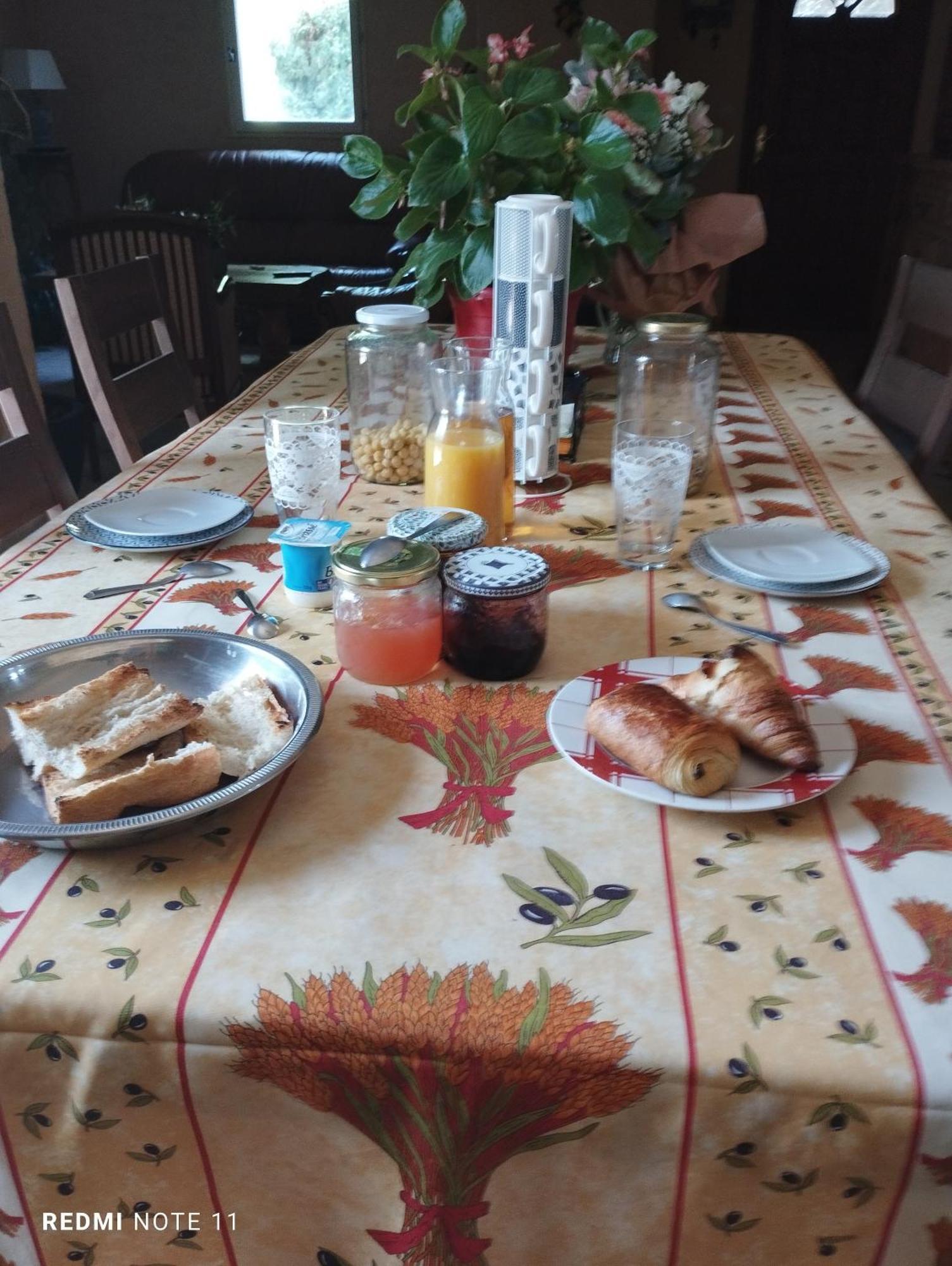 Chambre D Hotes En Provence, Au Pied Du Luberon, Les Coquelicots La Tour-dʼAigues 外观 照片